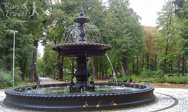 Терменовский чугунный фонтан в Городском саду